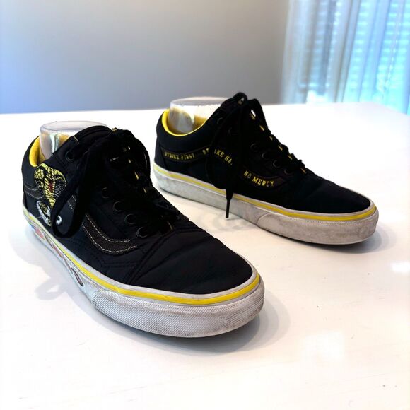 Vans X Men's Cobra Kai Old Skool Shoes Sneakers US Size 6.5 Style 507452 - Picture 1 of 10